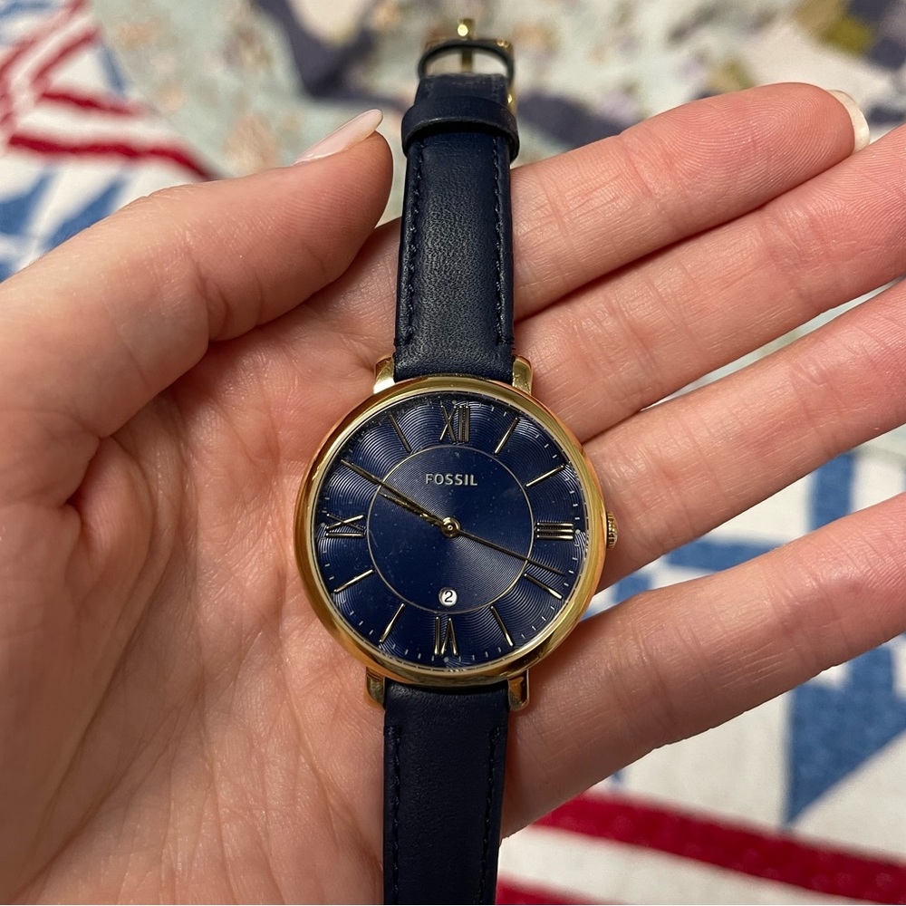 Women’s navy fossil watch